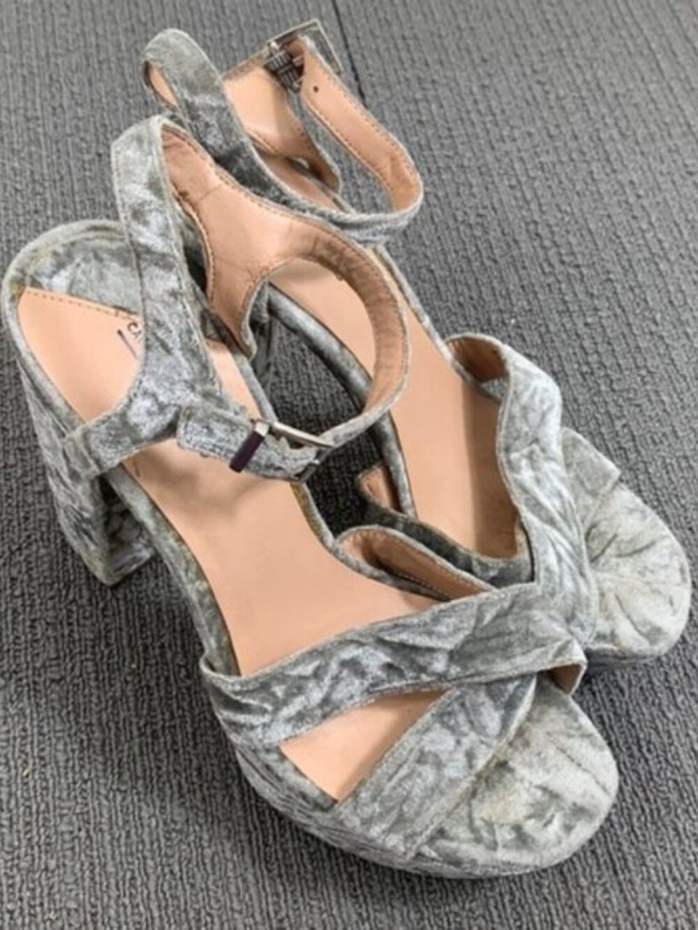 Call it Spring Heels Gray Crushed Velvet Platform Block Y2K Style Womens Size 9